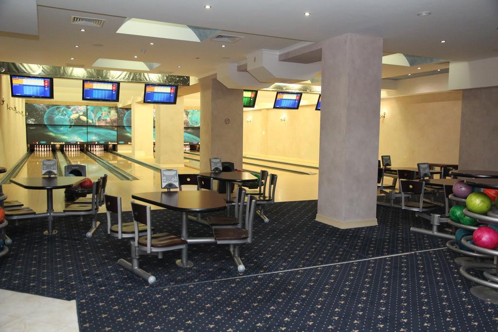 Kleopatra Vip Hotel Kamianets Podilskyi Bagian luar foto