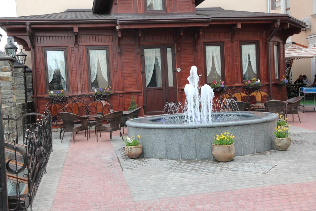 Kleopatra Vip Hotel Kamianets Podilskyi Bagian luar foto